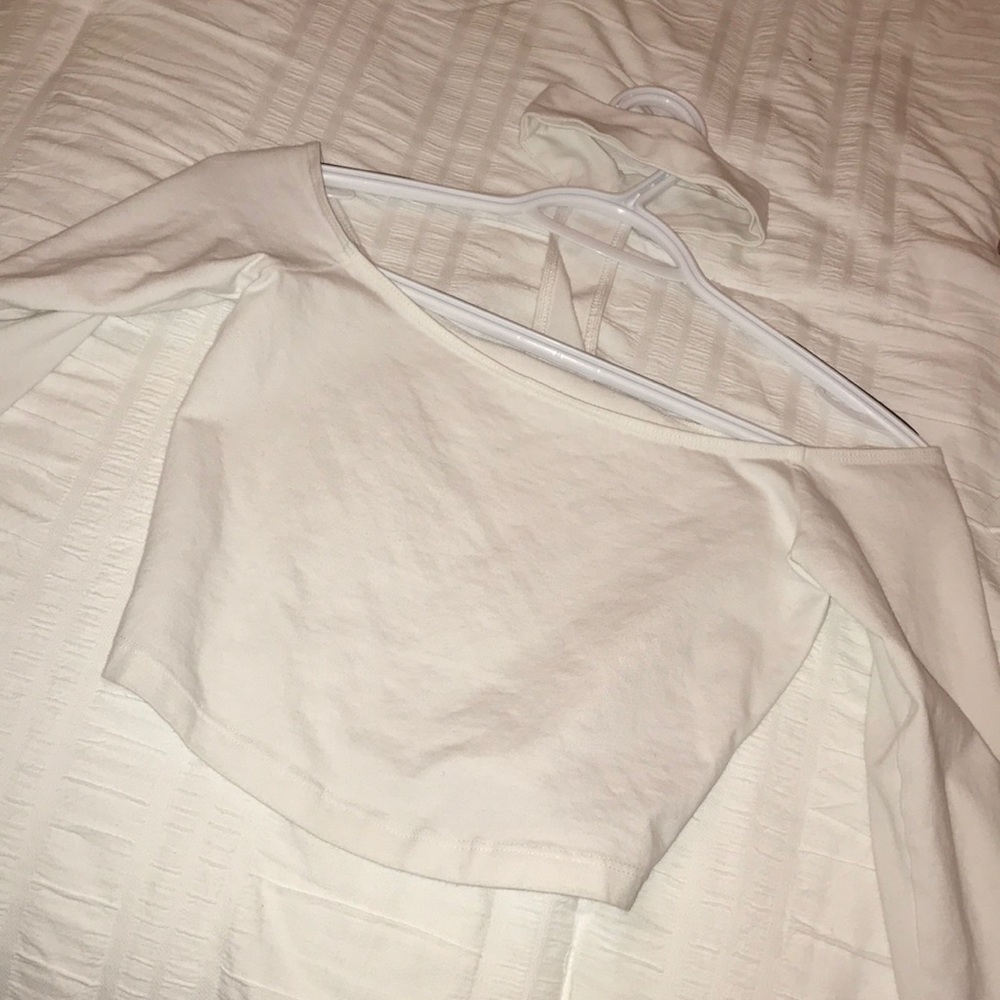 White choker long sleeve crop top